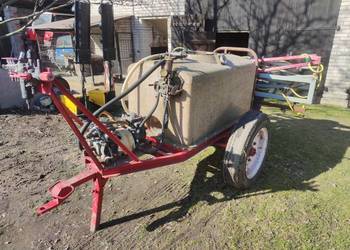 Opryskiwacz polowy ciągany 1000l