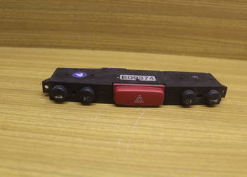 Alfa Romeo 147 Przycisk świateł awaryjnych panel przyciski