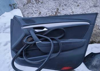 Hyundai prawy boczek drzwi