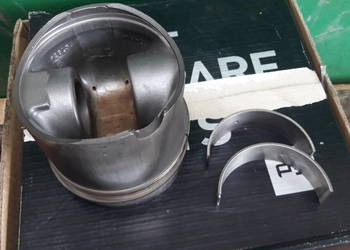 Tłok Mercedes 442 402 422 OM422A OM442A