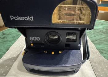 Polaroid aparat zabytek techniki z czasów PRL natychmiastowe zdjęcia 600