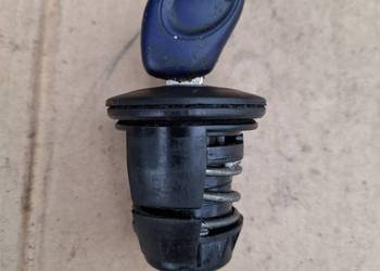 Korek wlewu paliwa baku paliwa Fiat 126p Maluch