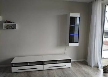 Szafka RTV z witryną