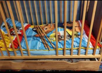 Drewniane łózko dla dziecka