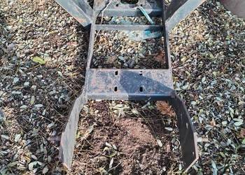 Sprzedam podstawę, ramę dolna do tura  do ciągników mf 235,255,2812,3512.