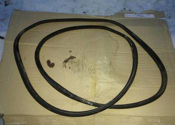 Uszczelka pokrywy silnika maski Skoda Fabia 1 i Uszczelka pokrywy silnika maski Skoda Fabia 1 i