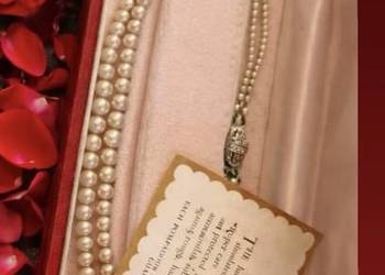 Naszyjnik z pereł Pompadour z lat 50.- tych XX wieku w oryginalnym skórzany