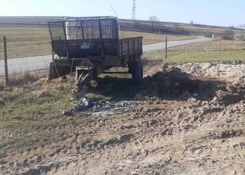 Rozrzutnik ruski rosyjski przyczepa objetosciowa