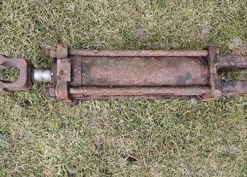 Siłownik hydrauliczny ciągnika MTZ