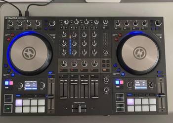 Traktor Kontrol S4 MK3 DJ controller