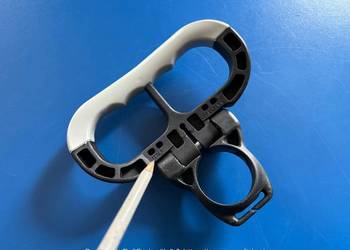 Uchwyt rączka do butli w kolorze czarno-szarym