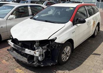 Toyota Auris hybryda i gaz