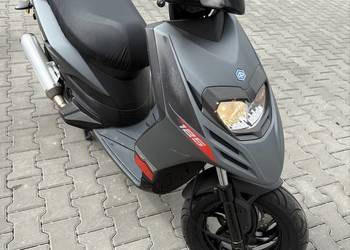 Piaggio  Typhon 125 SR . Raty , Transport