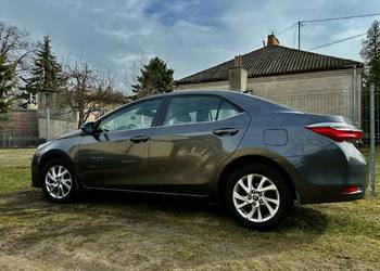 Toyota corolla 2017 r. szara, sedan