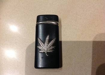 Zapalniczka Żarowa DENNIS Czarna Srebrny Liść Konopi