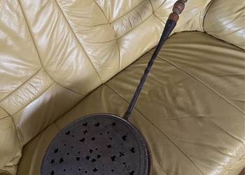 Bardzo stara średniowieczna miedziana szkandela