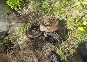 syrena 105 bosto R20 104  piasta przód syrena 105 bosto R20 104  piasta przód