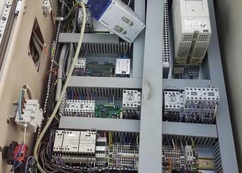 Szafa sterująca robotem Wittmann – wersja CNC6-