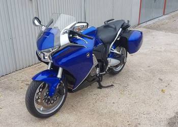 Honda VFR1200F 2012 manual lift kufry