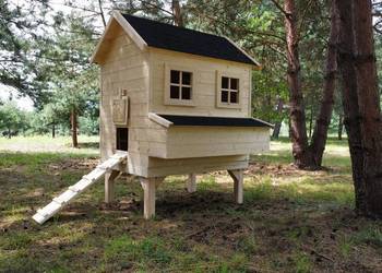 Kurnik dla kur . Kurnik drewniany . Solidny kurnik