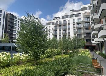 Dwa osobne, nieprzechodnie pokoje, balkon szybki dojazd do centrum Warszawy