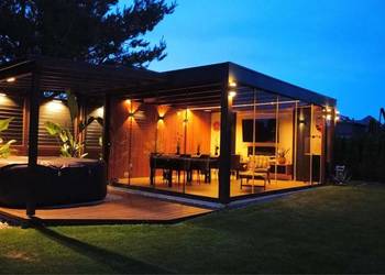 Drewniane zadaszenie tarasu altany pergole