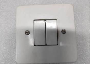 Wyłącznik podwójny  firmy Ospel 6A  250V  Kw - 80