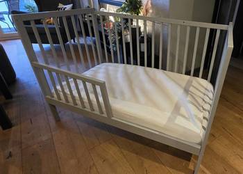 Łóżeczko dziecięce 120x60 szare i materac Hilding Dobranocka
