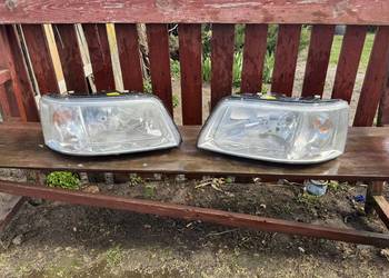 Sprzedam Reflektory (lampy) do VW T5 - stan idealny ( komplet)