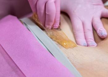 Depilacja cukrowa Naturalna droga do idealnie gładkiej skóry