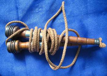 Stara skakanka z drewnianymi uchwytami – ok. 1940–1950