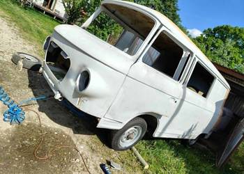1976 Barkas B1000 8 osób-  po naprawie blacharskiej