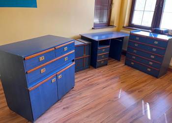 Zestaw mebli – biurko + komody (komplet)