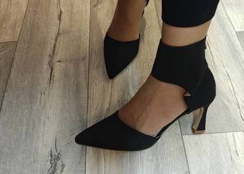 (42) Czarne, zmysłowe czółenka wieczorowe, NOWE