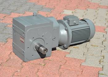 Motoreduktor kątowy 2.2kw. 22obr./min..