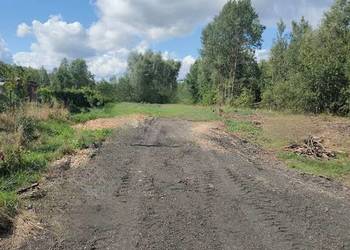 Działka 9300 M2  17 m szeroka