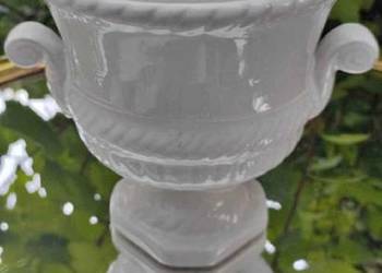 Niezwykle efektowna osłonka na doniczkę, nawiązująca formą d