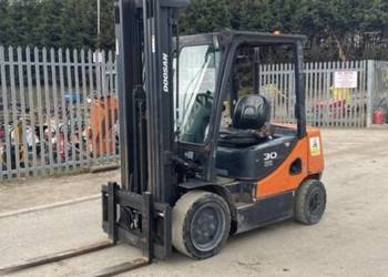 Wózek widłowy Doosan 2013 3 t diesel triplex