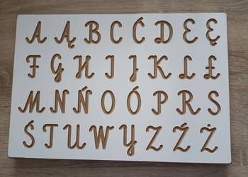 Drewniana tabliczka z alfabetem