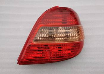 Lampa Prawy Tył Tylna Prawa Toyota Avensis T22 Liftback Lift