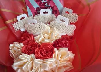 Bukiet kwiatów ze wstążki plus spinki