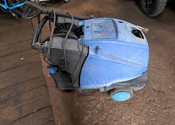 Myjka wysokociśnieniowa na gorącą wodę Nielfisk