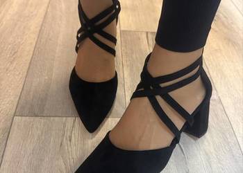 (41) Czarne, zmysłowe czółenka wieczorowe , Nowe