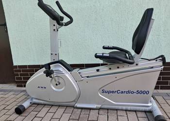 Rower stacjonarny do ćwiczeń.