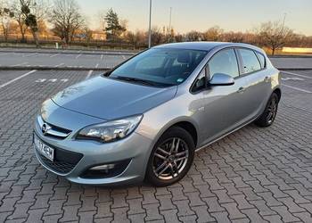 Opel Astra J LIFT ** 1.4 T Navigacja Klimatronik Czujniki parkowania P+T