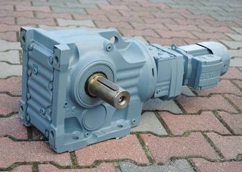 Motoreduktor kątowy 0.25kw. 1,8obr./min. z hamulcem. Firmy SEW