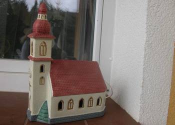ceramiczna lampka domek - kościółek