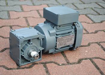 Motoreduktor kątowy 0.37kw. 135obr./min.. Firmy SEW