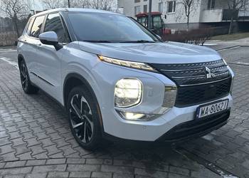 Mitsubishi Outlander IV 2022r. 4WD NOWY MODEL silnik 2500 ccm, 7 osobowy