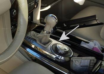 PANEL TUNELU ŚRODKOWEGO INFINITI QX80